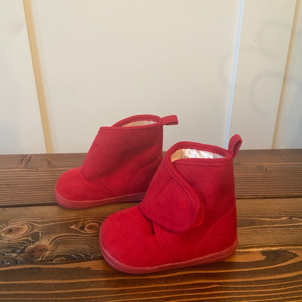H&M Red Baby Suede Boots Faux Fur Lined NWOT - Picture 3 of 8